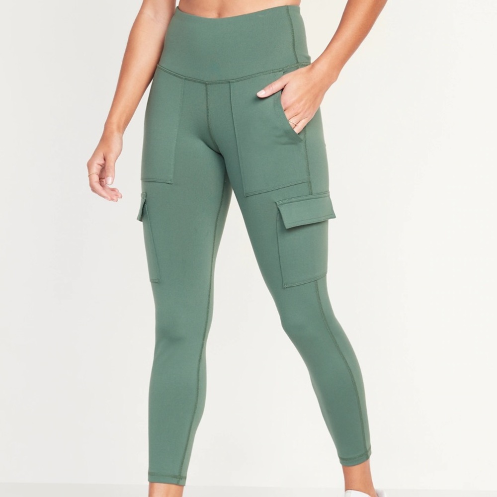 Old Navy Elevate Cargo Legging